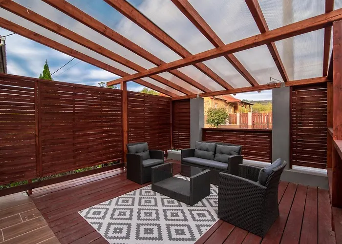 Casa de Férias Zsálya Vendégház *